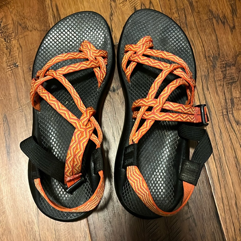 Women’s chacos size 10